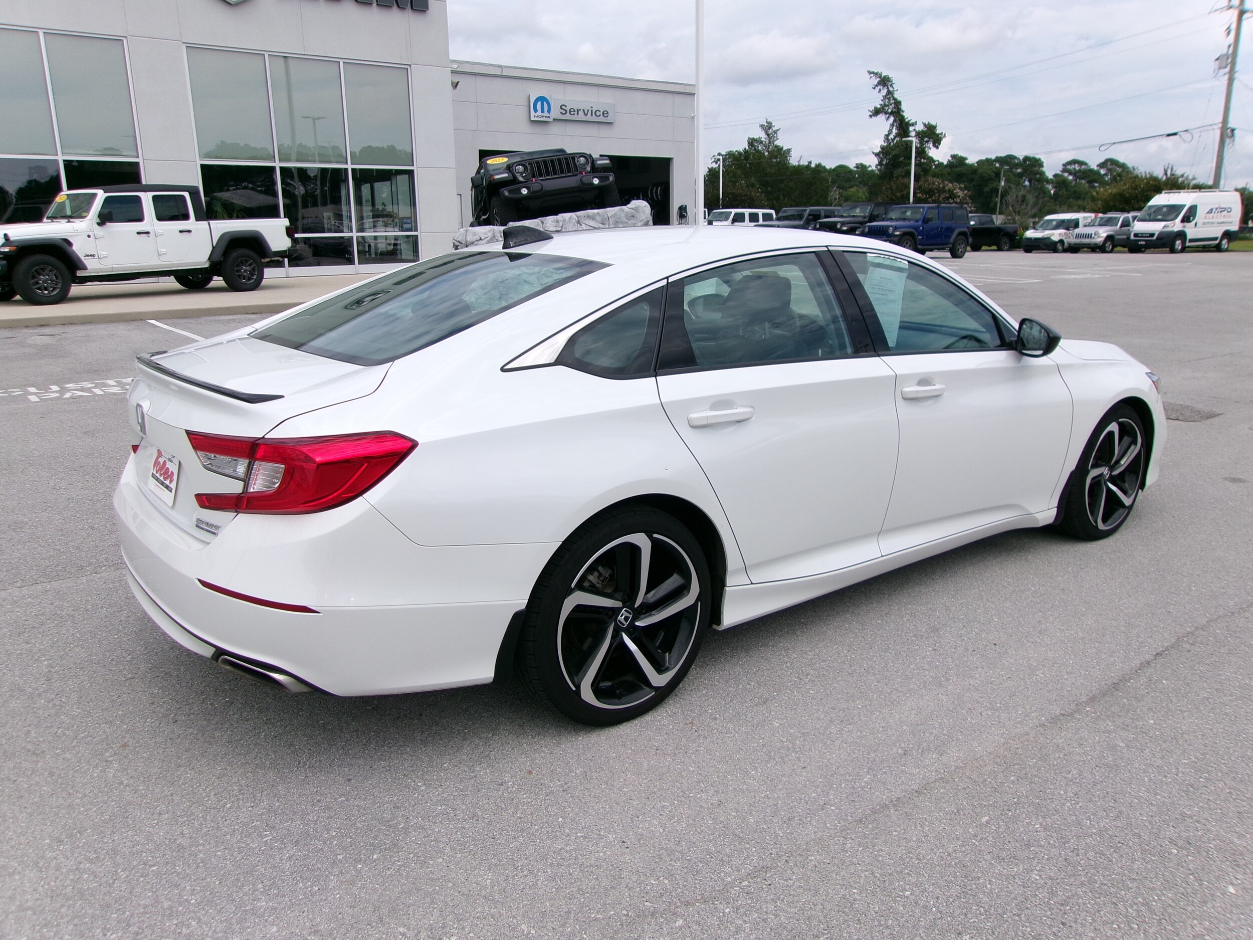 2022 Honda Accord Sport SE photo 2