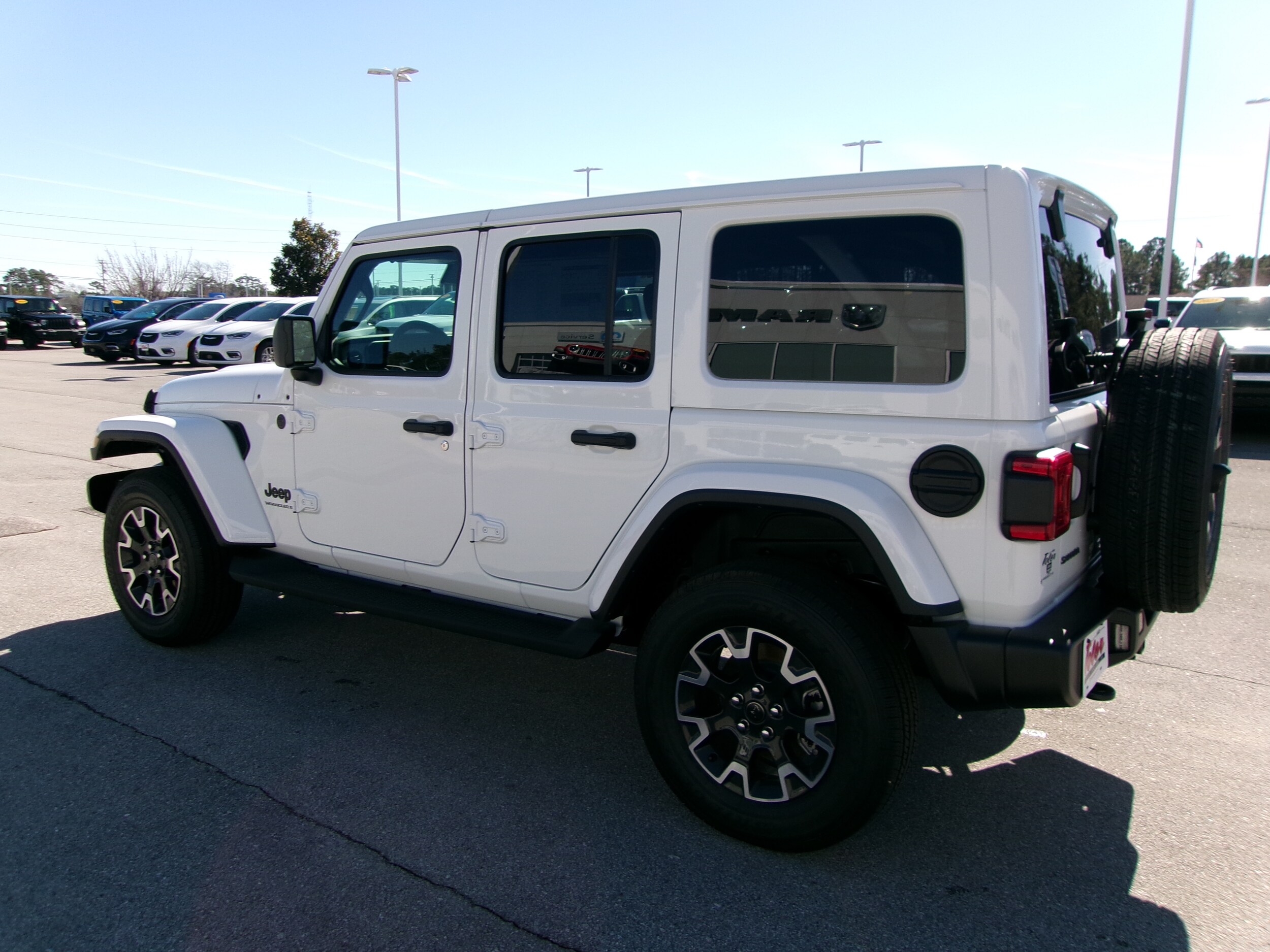 2025 Jeep Wrangler Sahara photo 3