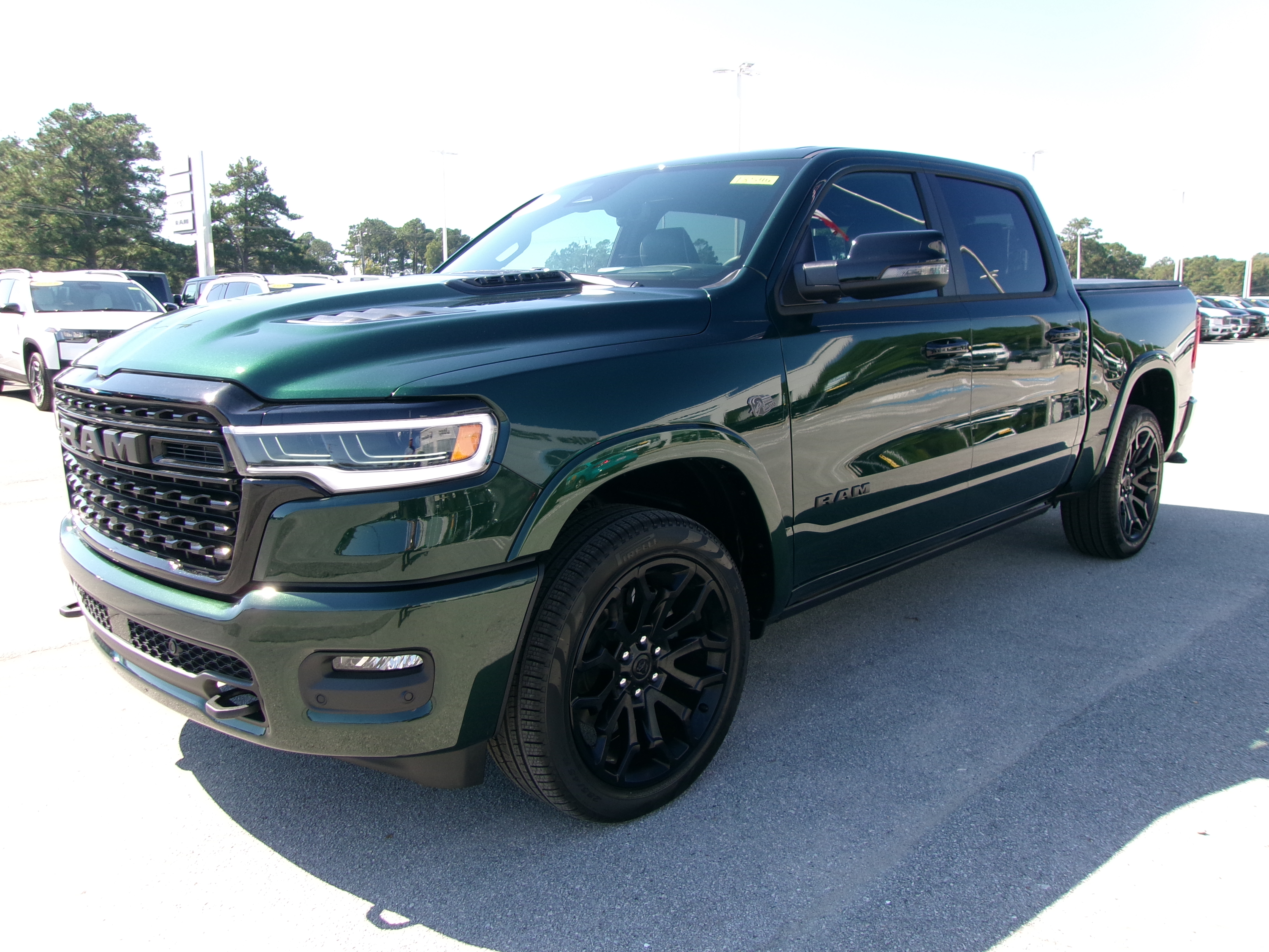 2027 Ram 1500 LIMITED CREW CAB 4X4 5'7 BOX Pickup