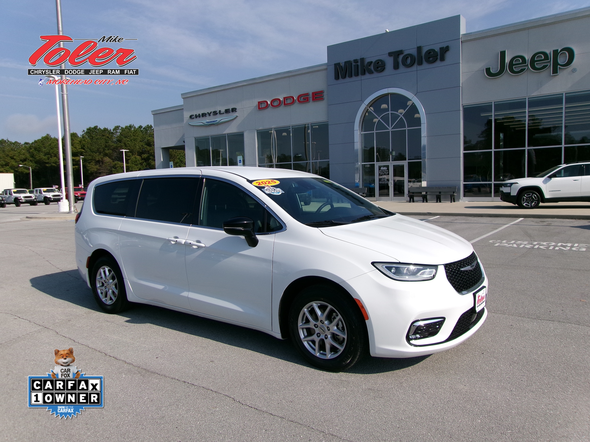 2025 Chrysler Pacifica Select