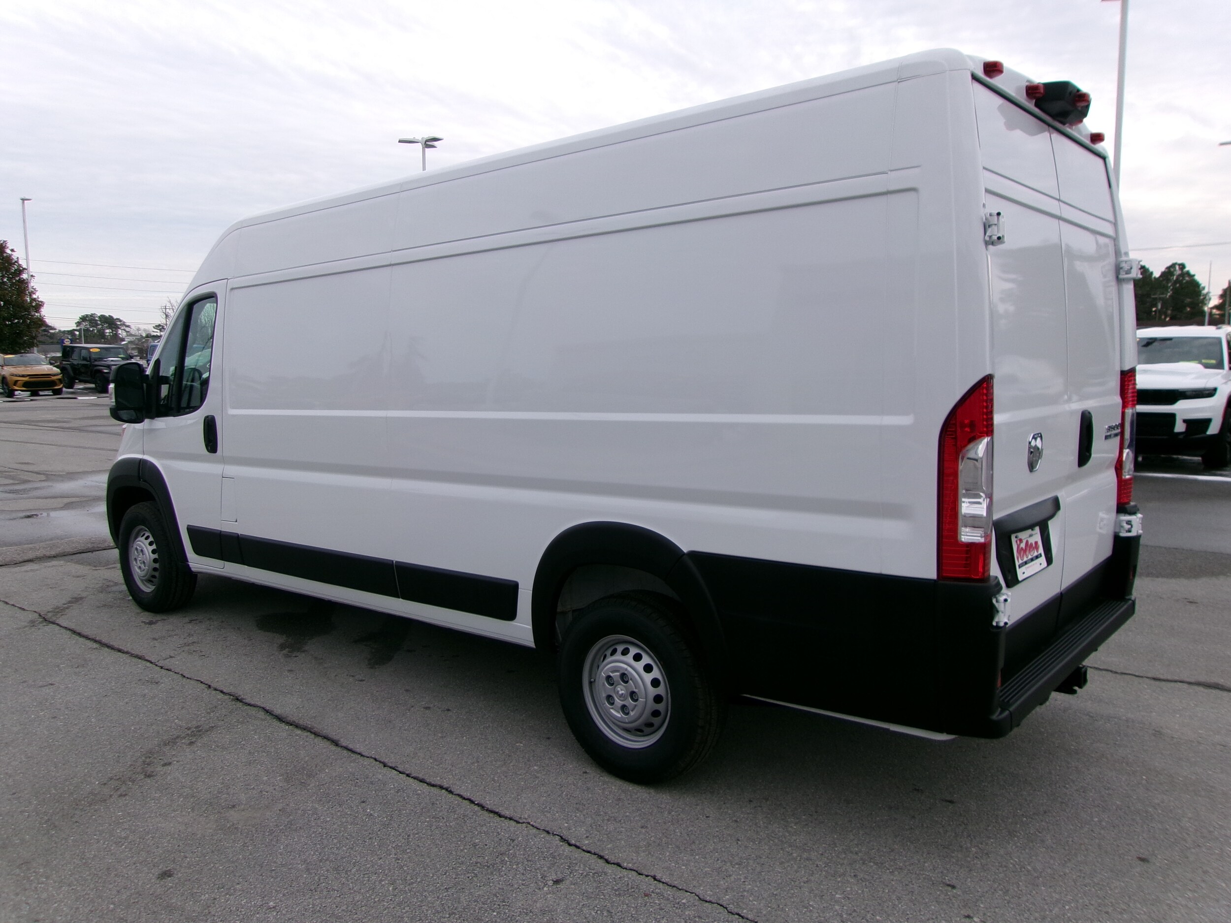 2025 Ram ProMaster 3500 Cargo Van photo 2