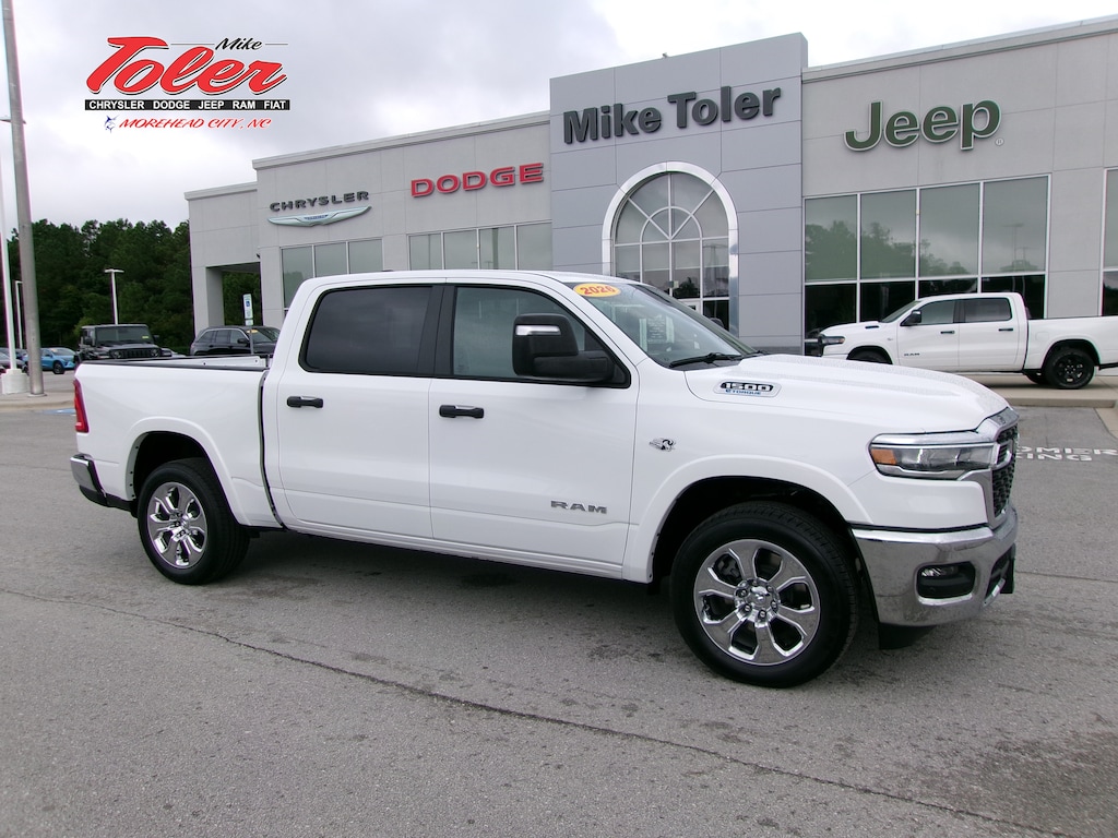 New 2026 Ram 1500 BIG HORN CREW CAB 4X4 5'7 BOX Pickup