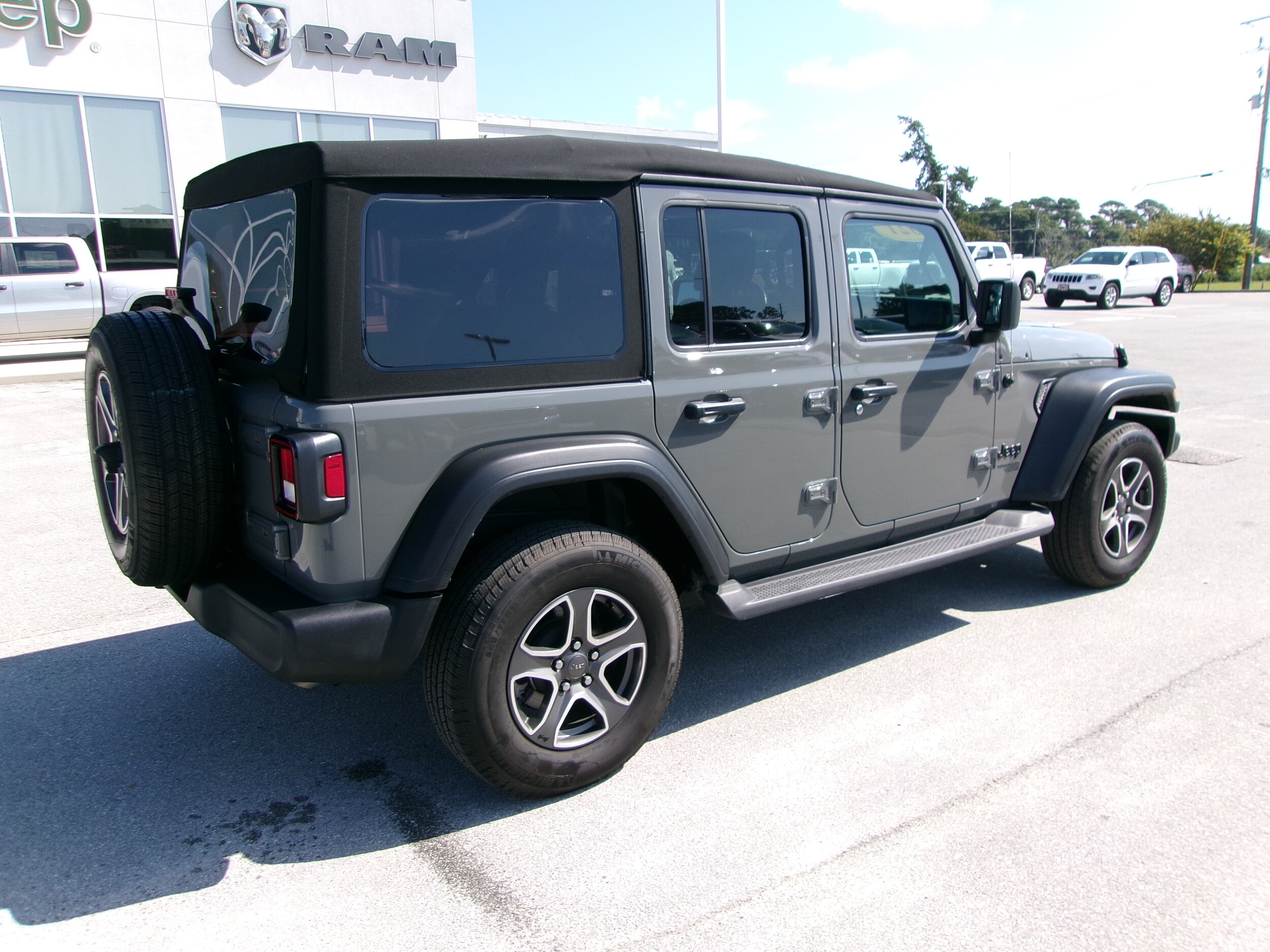 2021 Jeep Wrangler Unlimited Sport S photo 3