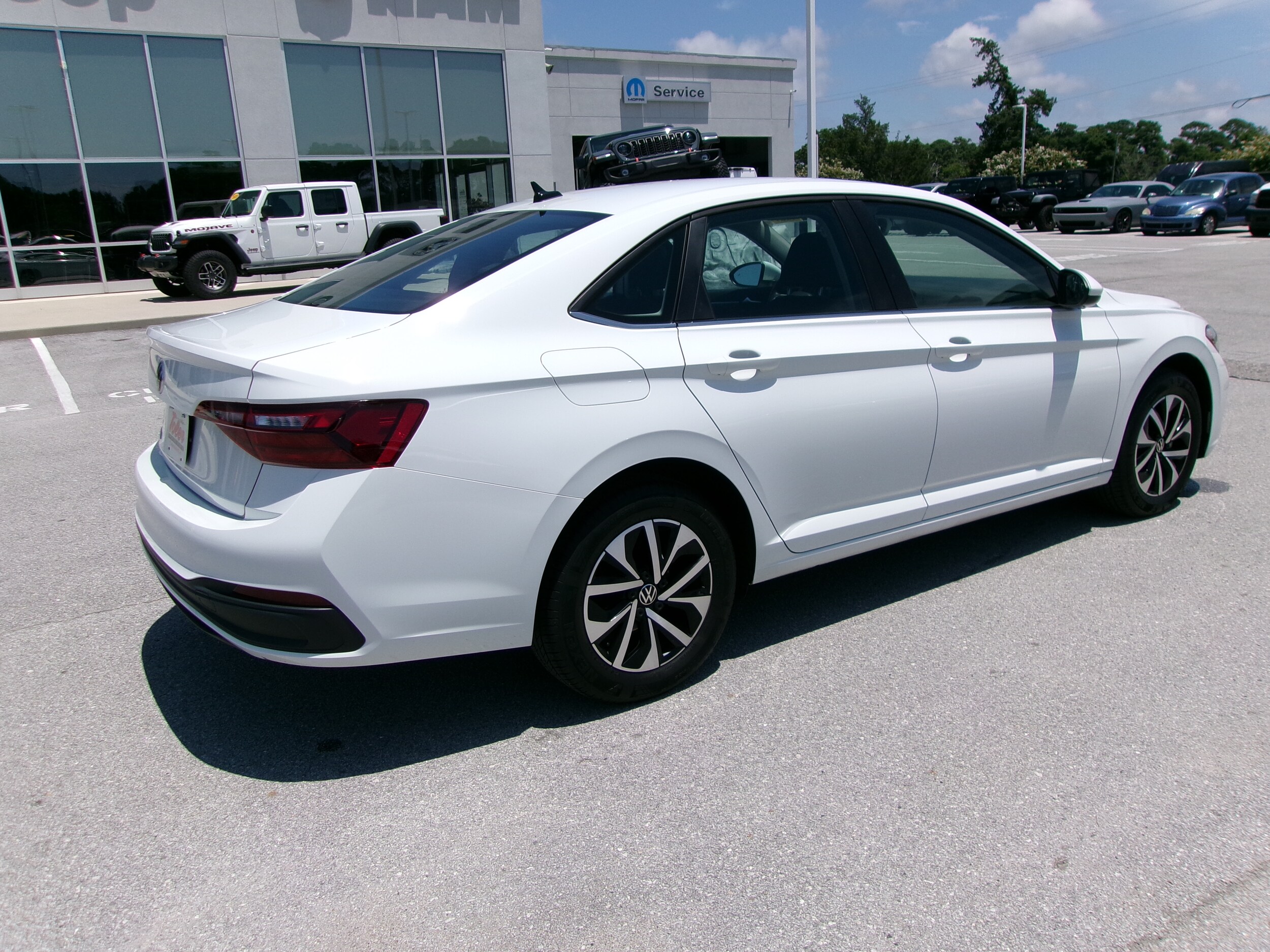 2024 Volkswagen Jetta 1.5T S photo 3