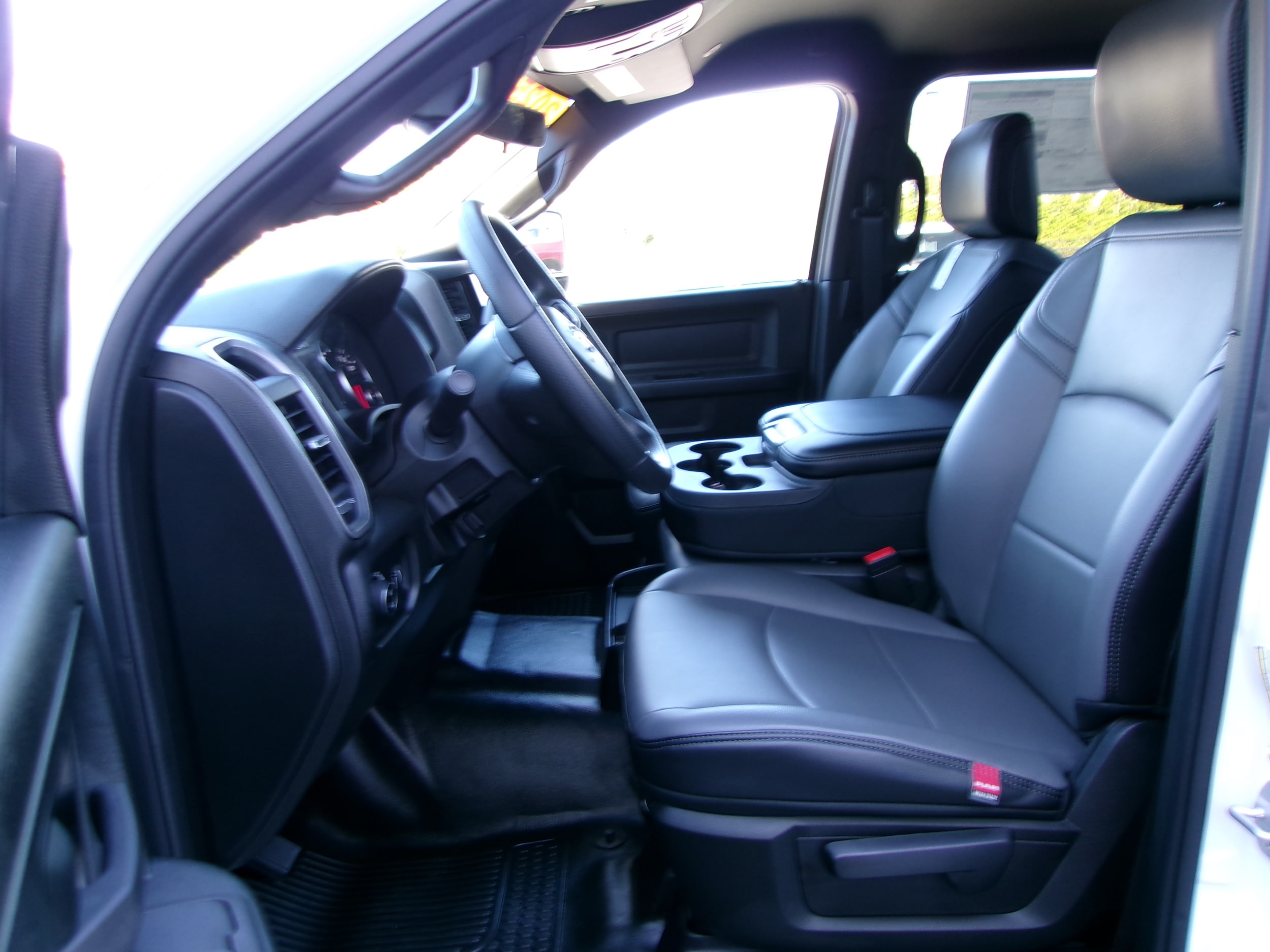 2025 RAM 3500 Tradesman - Photo 13