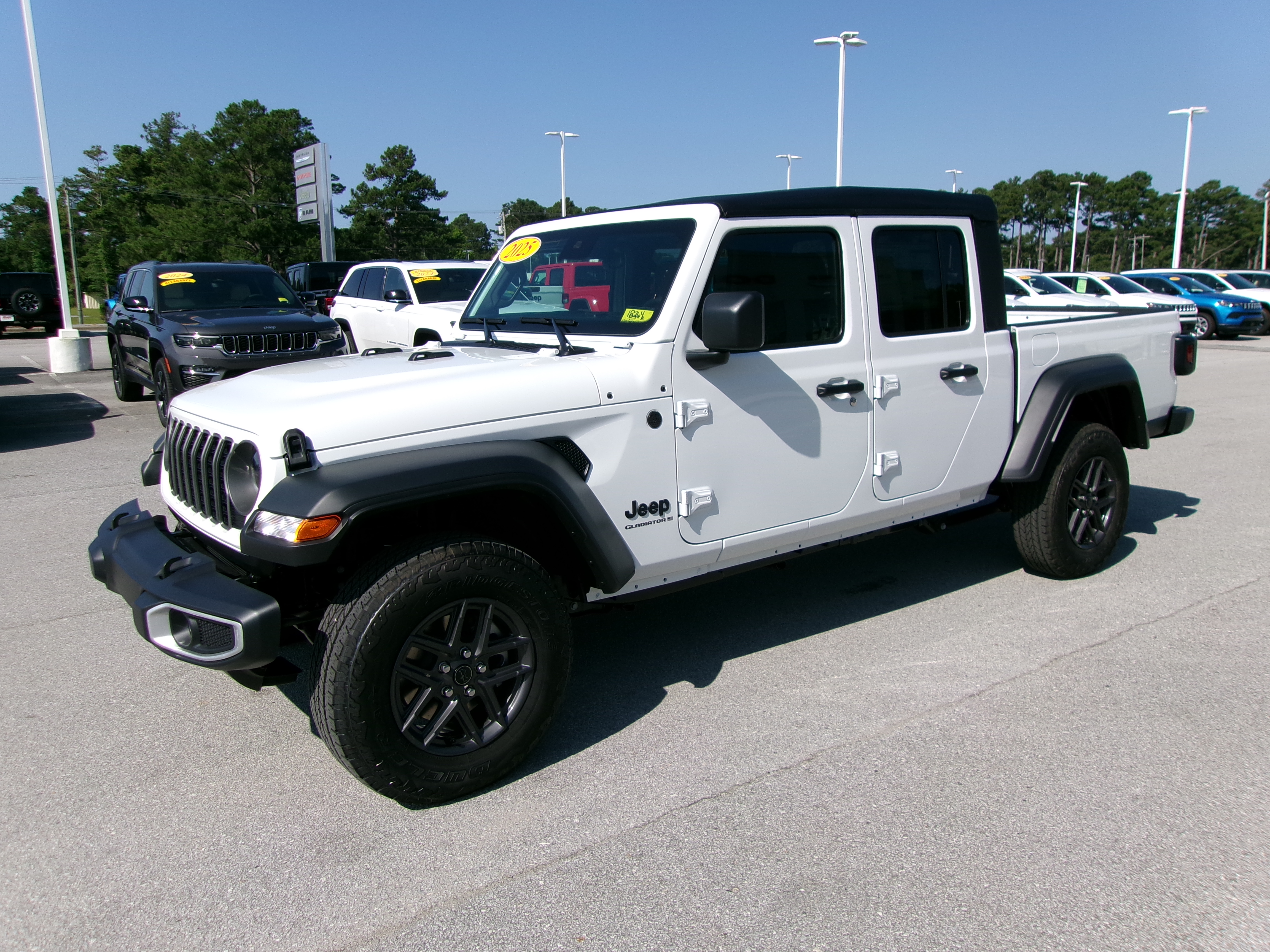 2025 Jeep Gladiator SPORT 4X4 Pickup