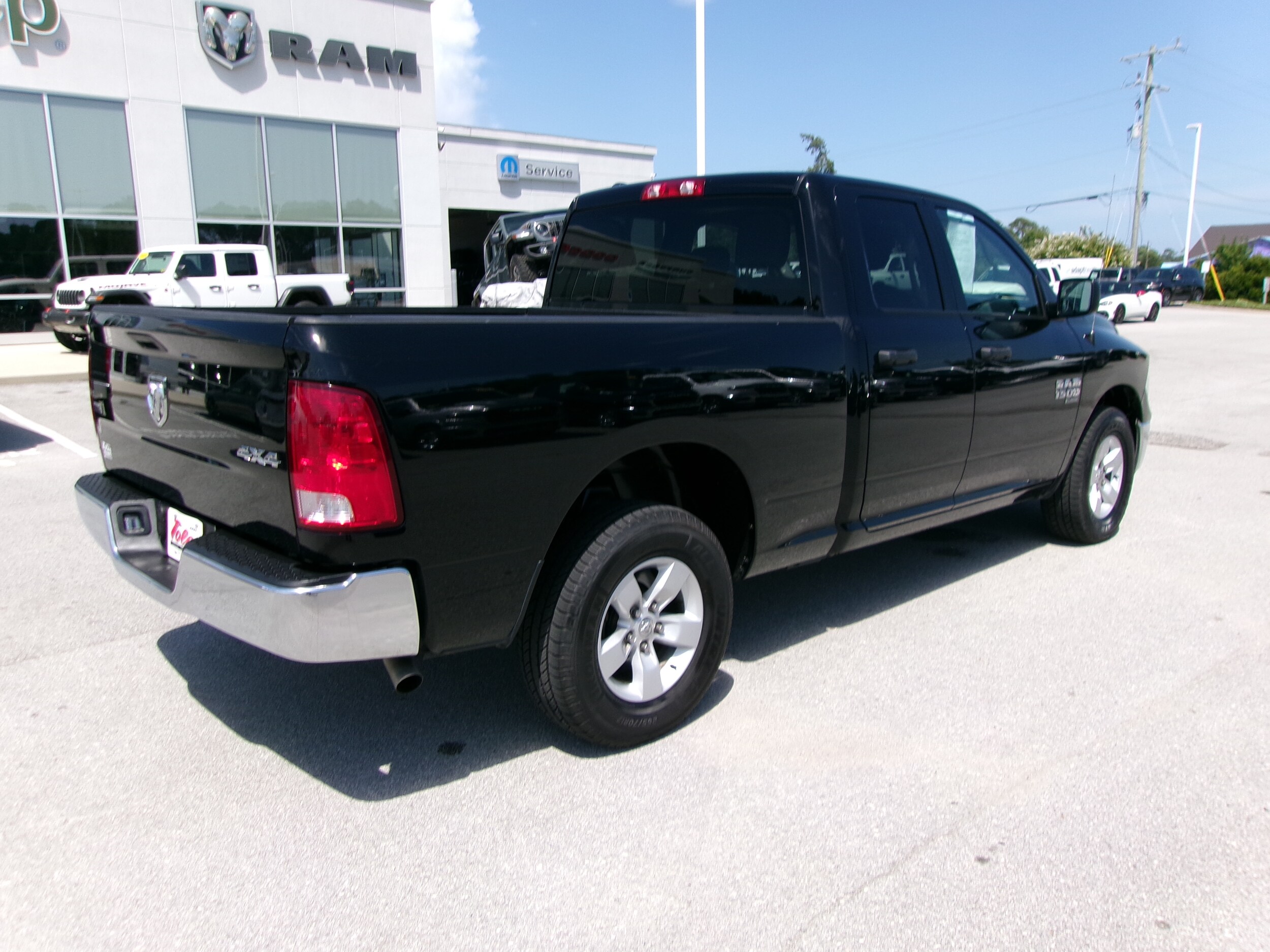 2024 Ram 1500 Classic SLT photo 3