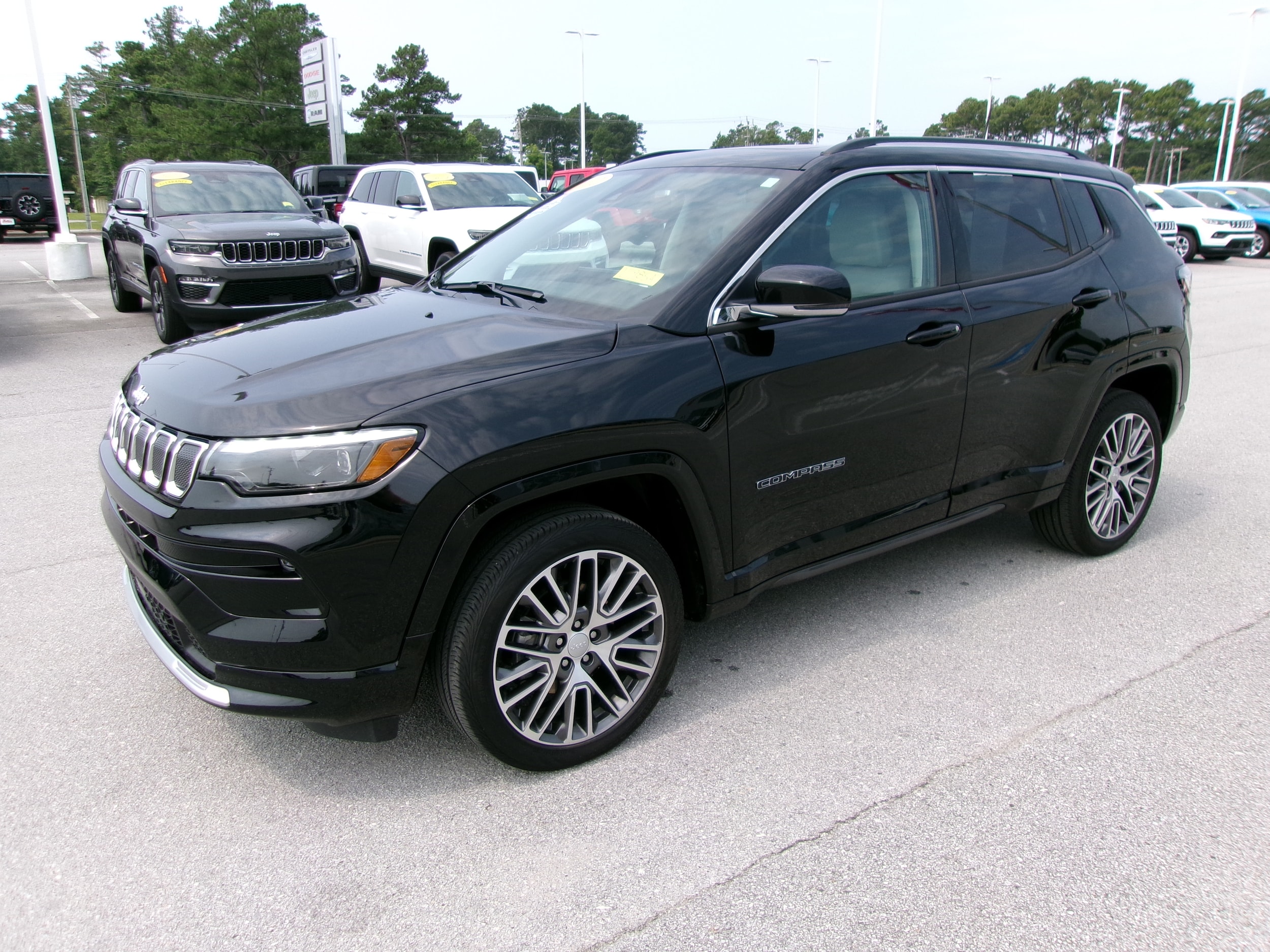 Used 2022 Jeep Compass Limited with VIN 3C4NJDCB8NT168583 for sale in Morehead City, NC