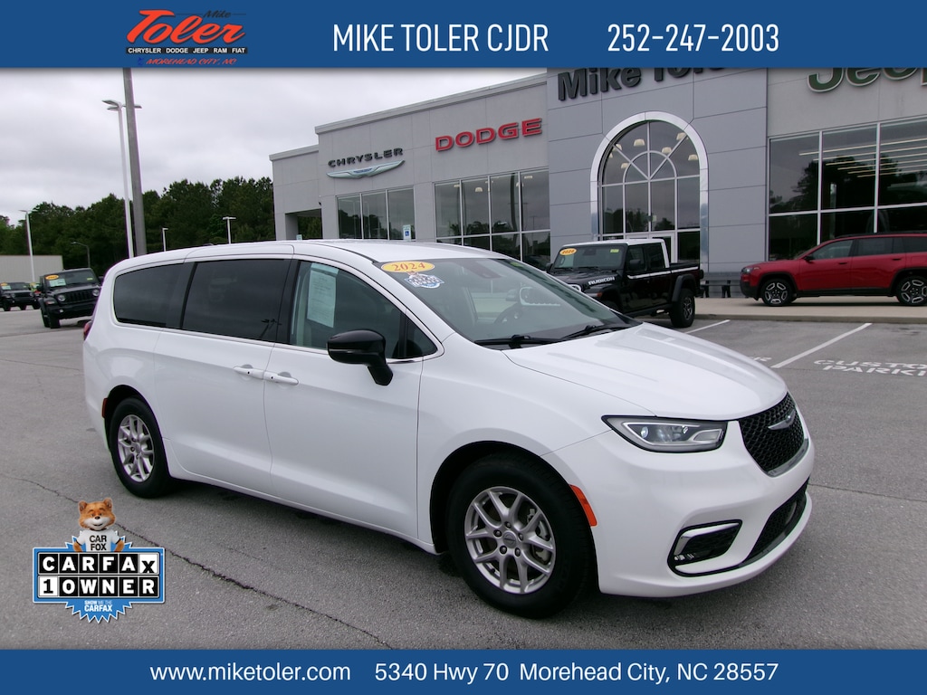 Used 2024 Chrysler Pacifica Touring L Minivan/Van
