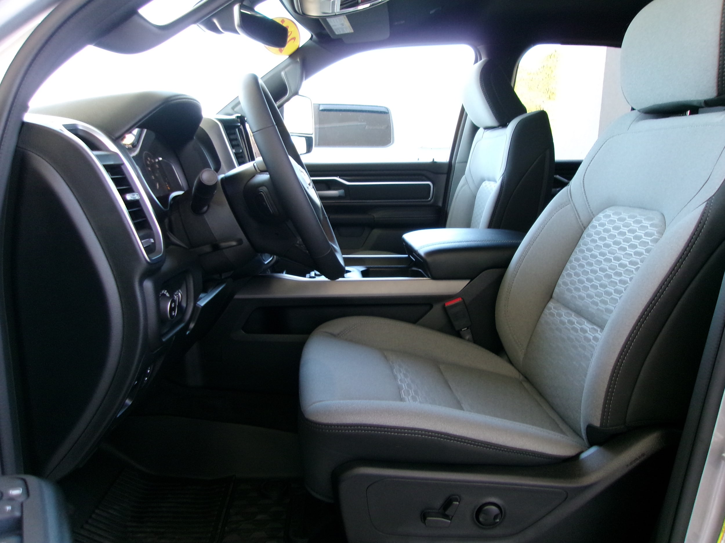 2025 RAM 1500 Big Horn/Lone Star - Photo 13