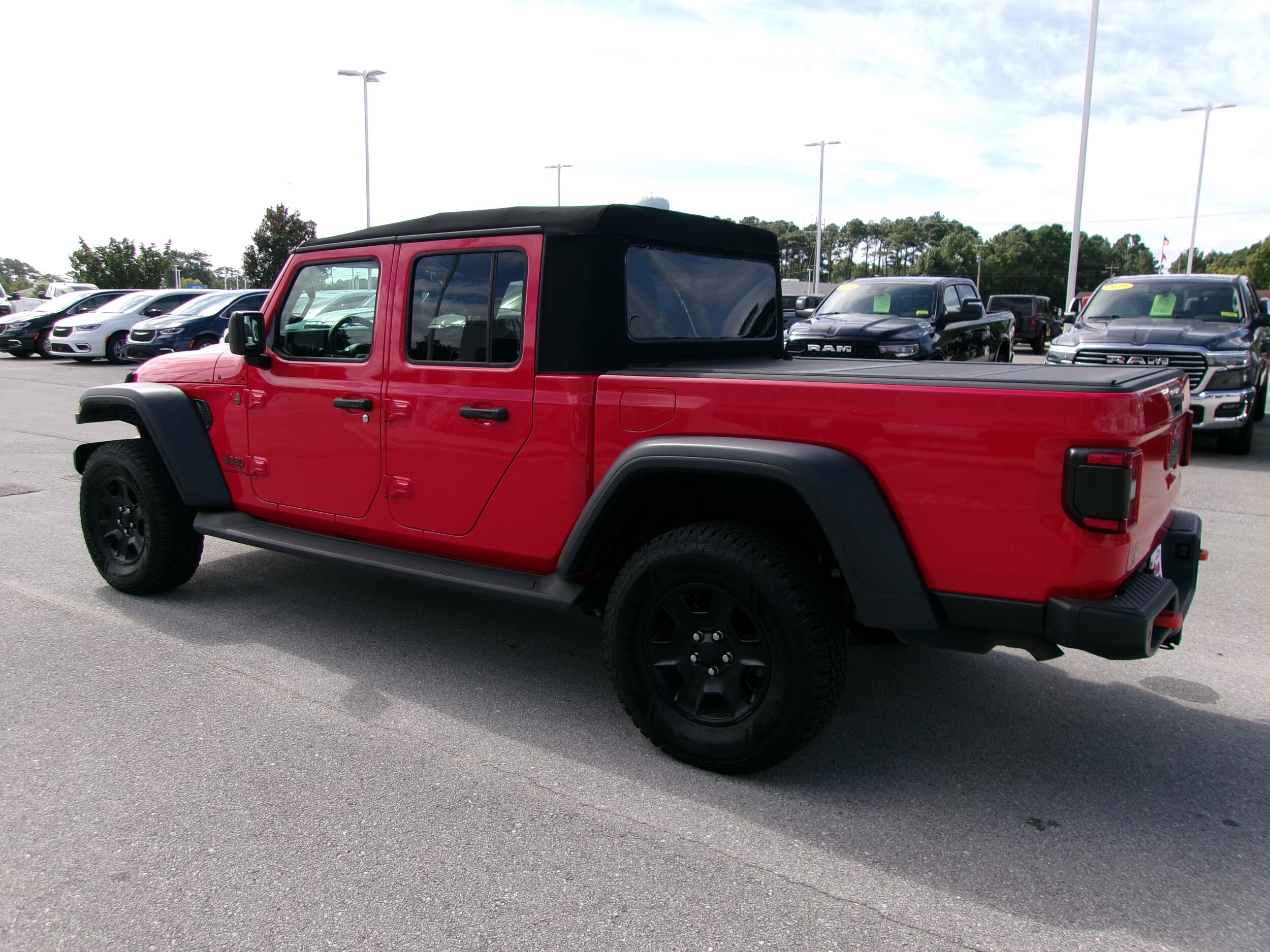 2021 Jeep Gladiator Mojave photo 2
