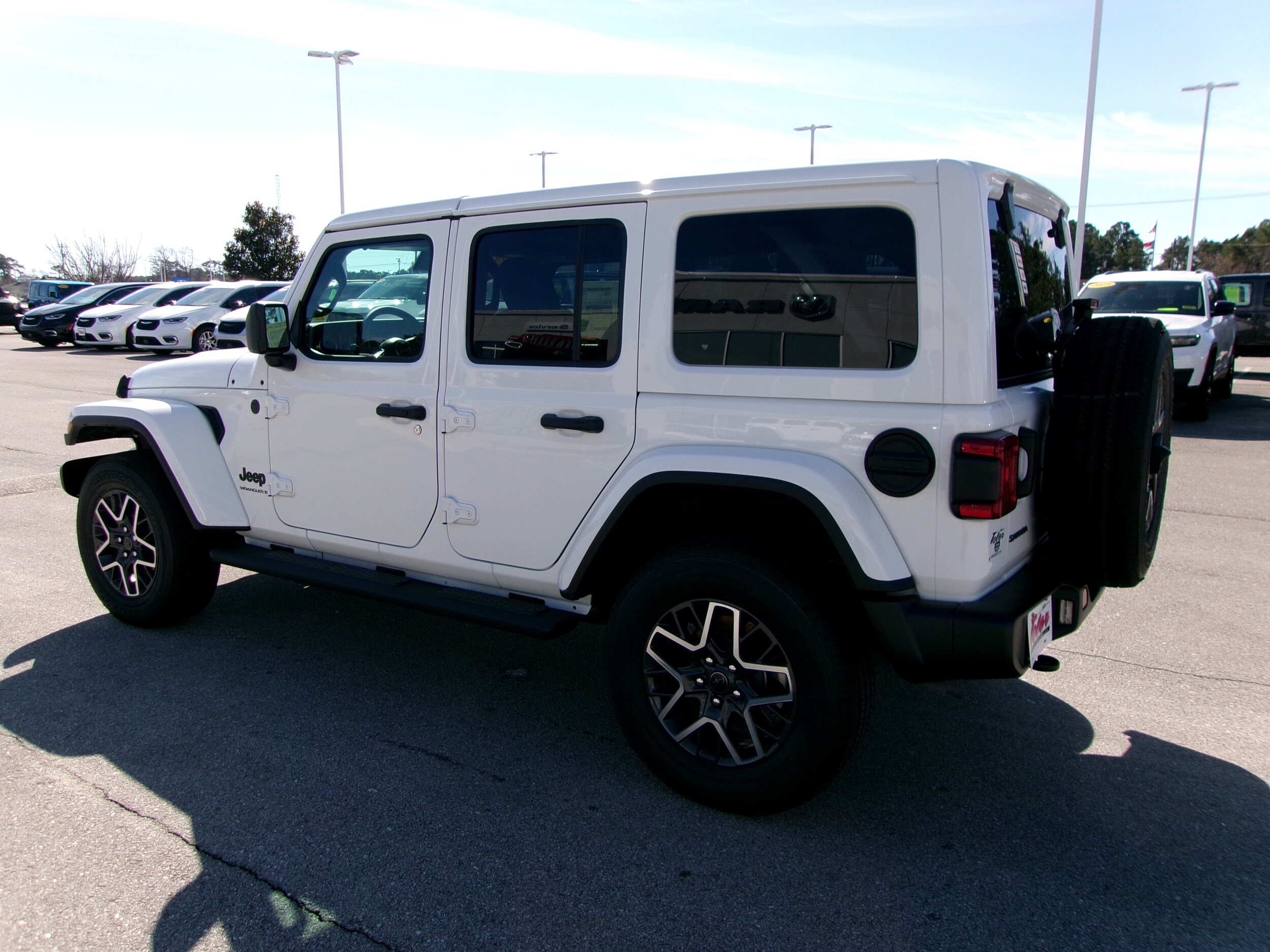 2025 Jeep Wrangler Sahara photo 3