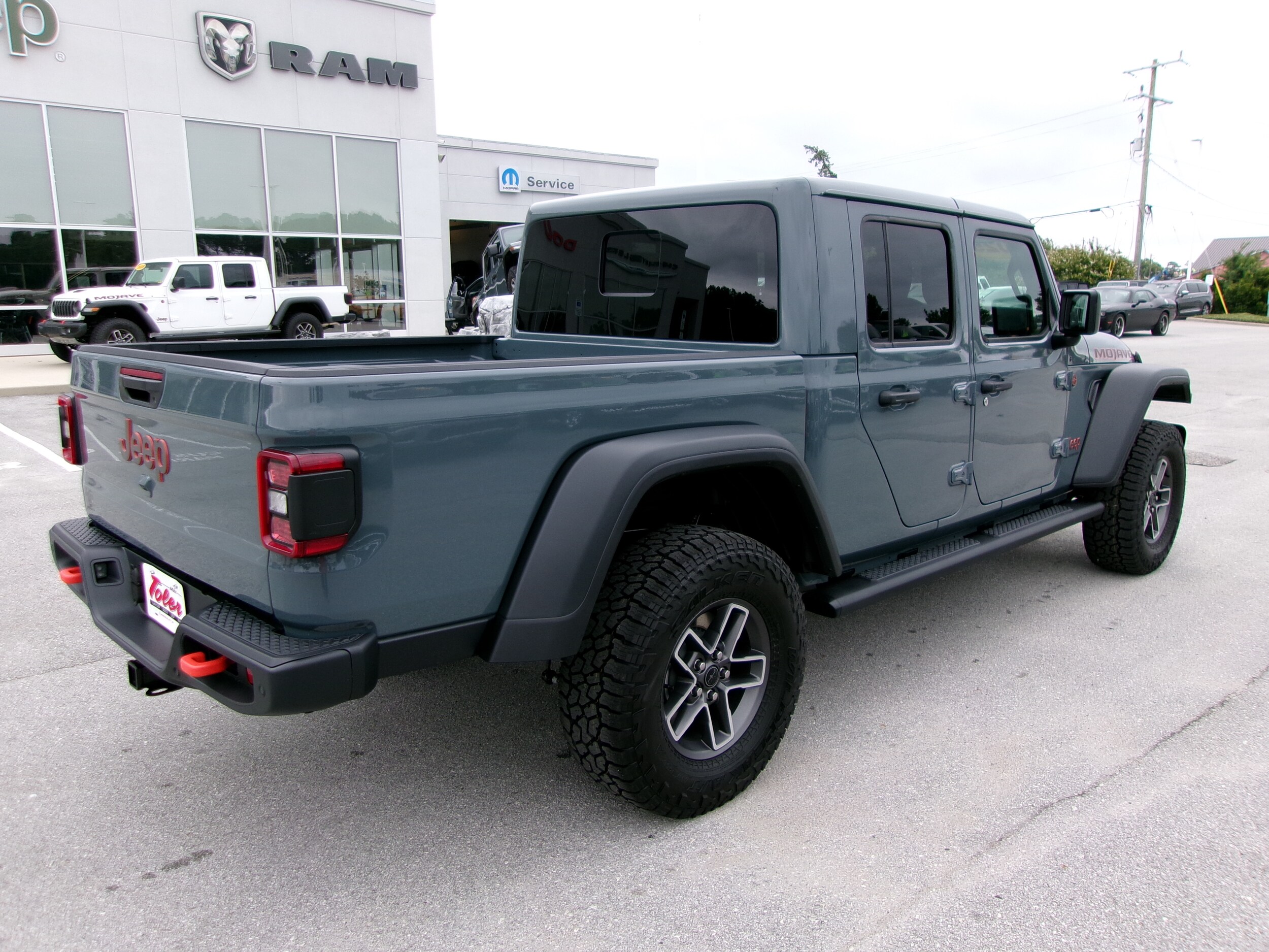 2025 Jeep Gladiator Mojave photo 4
