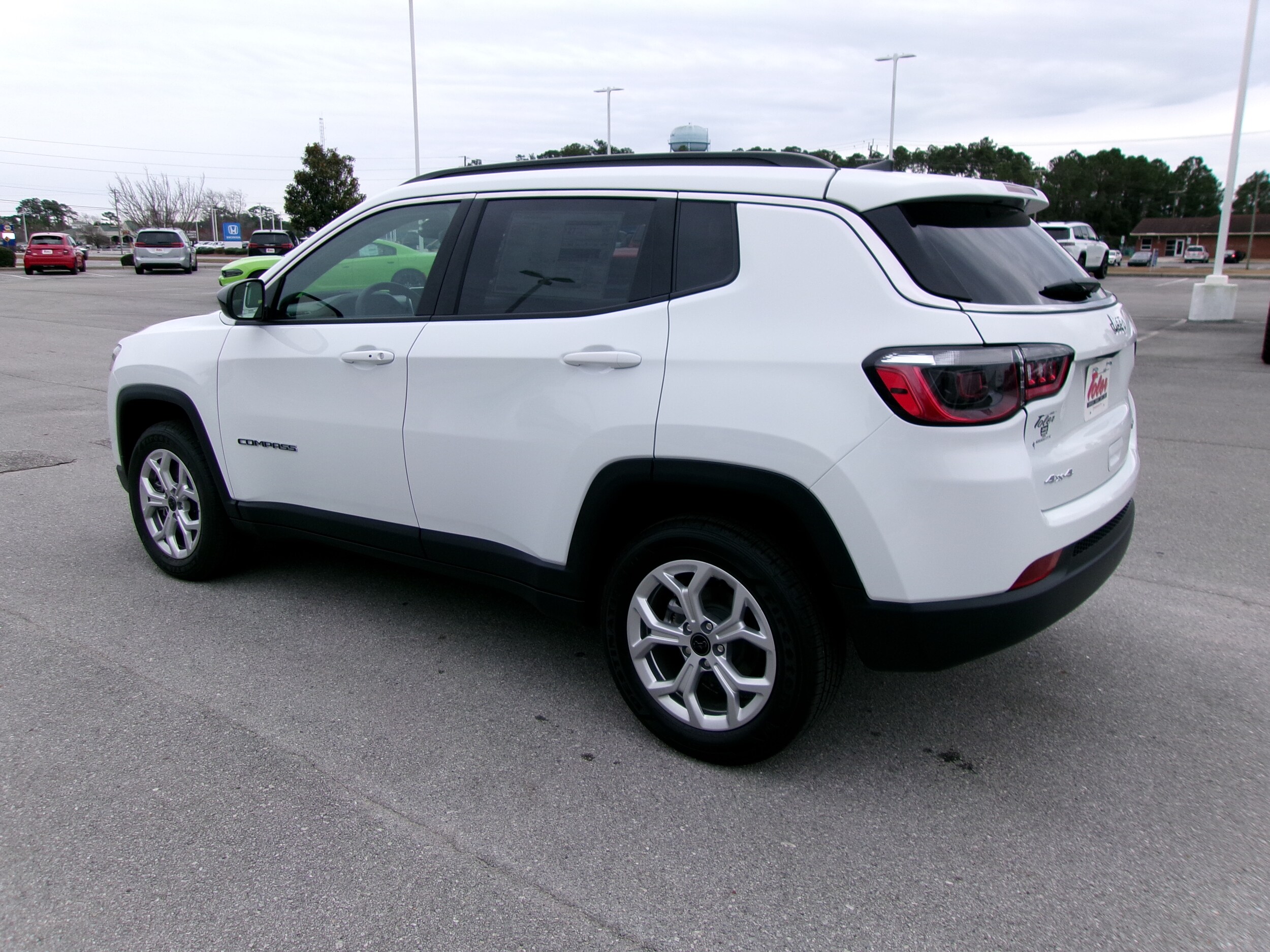 2025 Jeep Compass Latitude photo 3
