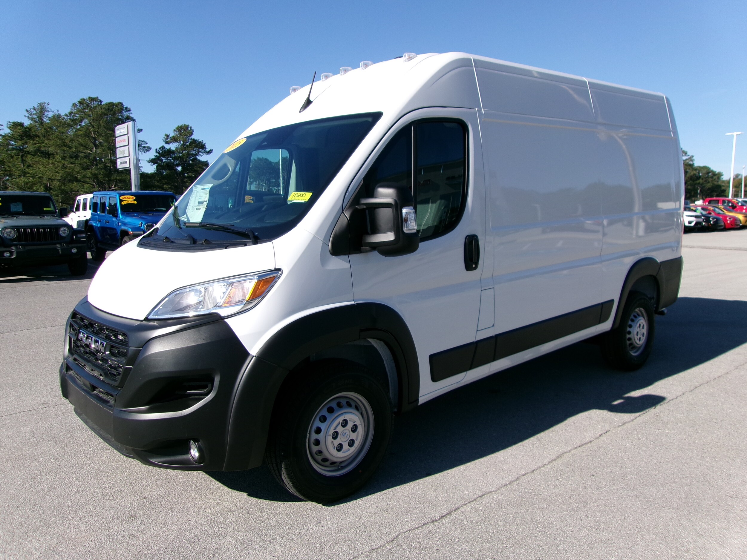 2025 Ram ProMaster 1500 Tradesman Cargo Van High Roof photo 2