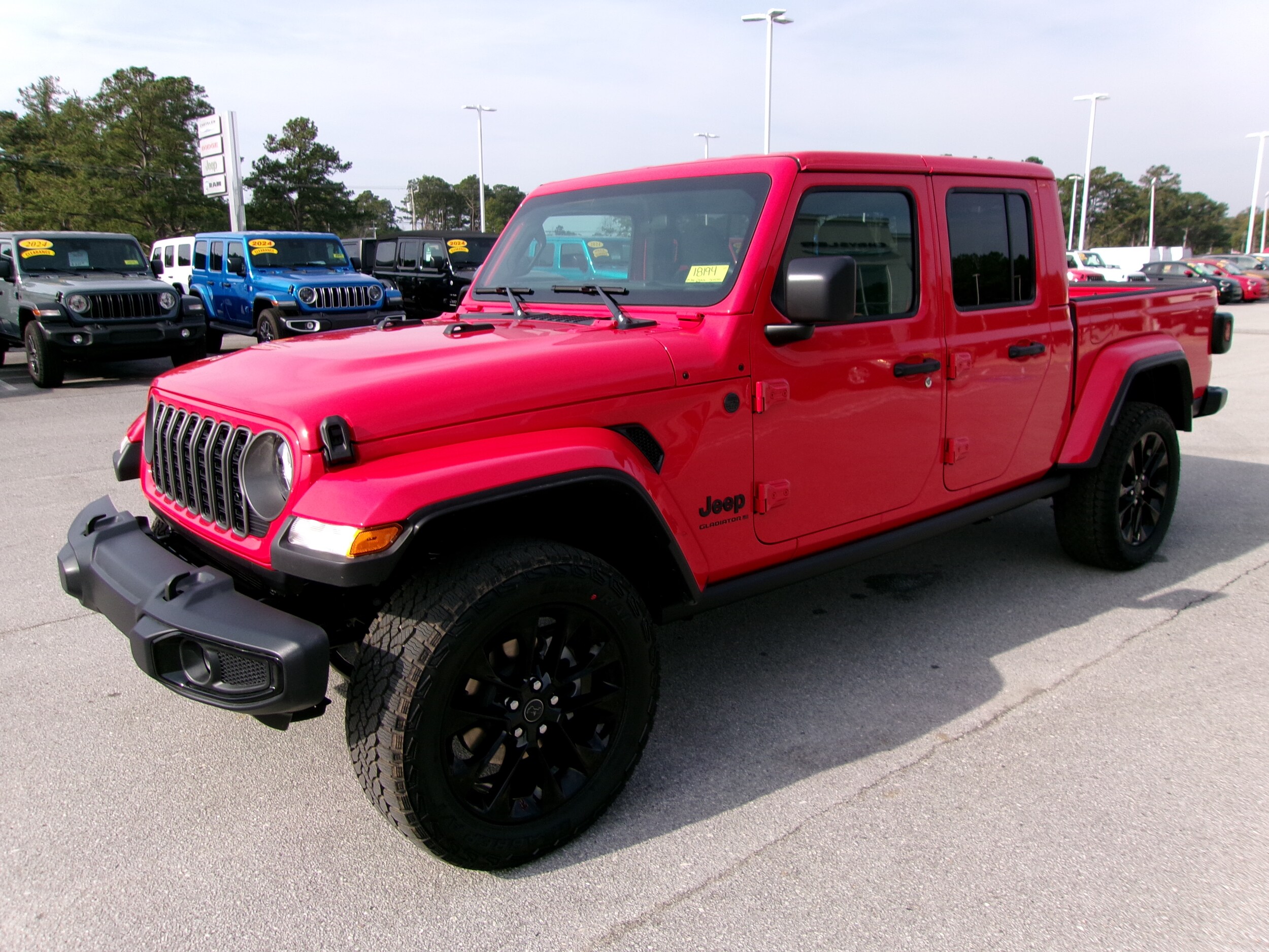 2025 Jeep Gladiator Sport photo 2
