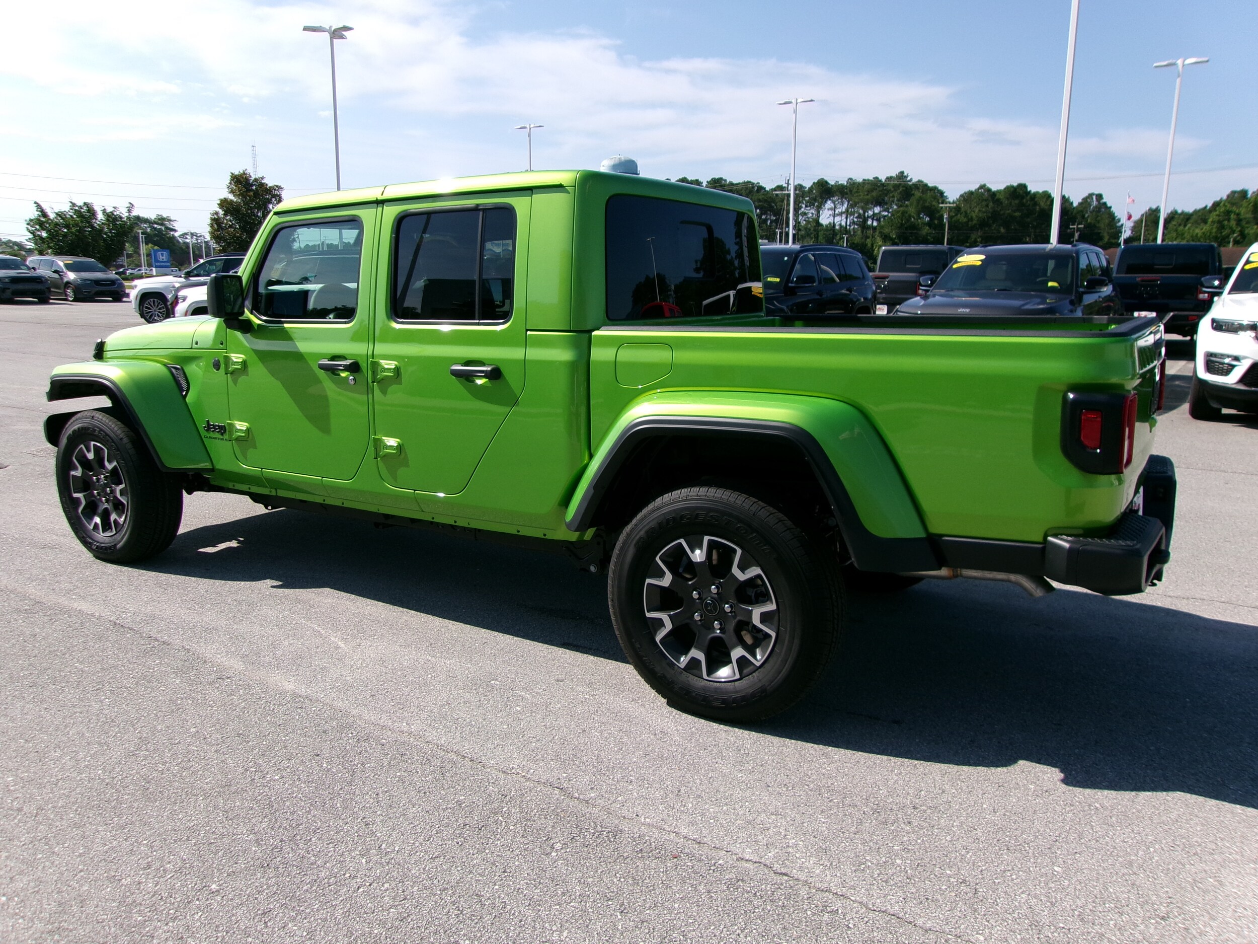 2025 Jeep Gladiator Sport S photo 3