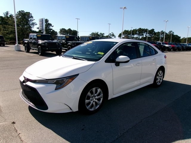Used 2022 Toyota Corolla LE with VIN 5YFEPMAE5NP366522 for sale in Morehead City, NC