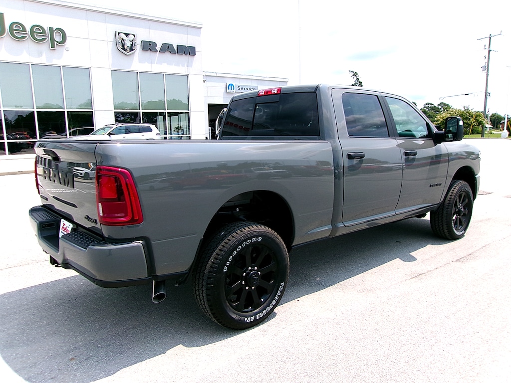 New 2026 Ram 2500 BIG HORN CREW CAB 4X4 6'4 BOX Pickup