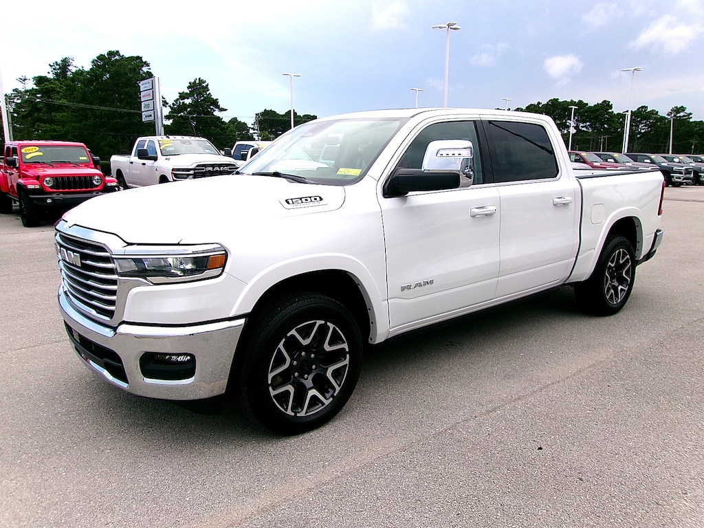 New 2026 Ram 1500 LARAMIE CREW CAB 4X4 5'7 BOX Pickup