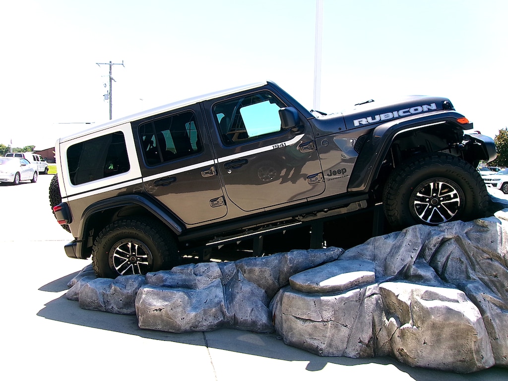 New 2026 Jeep Wrangler 4-DOOR RUBICON Sport Utility
