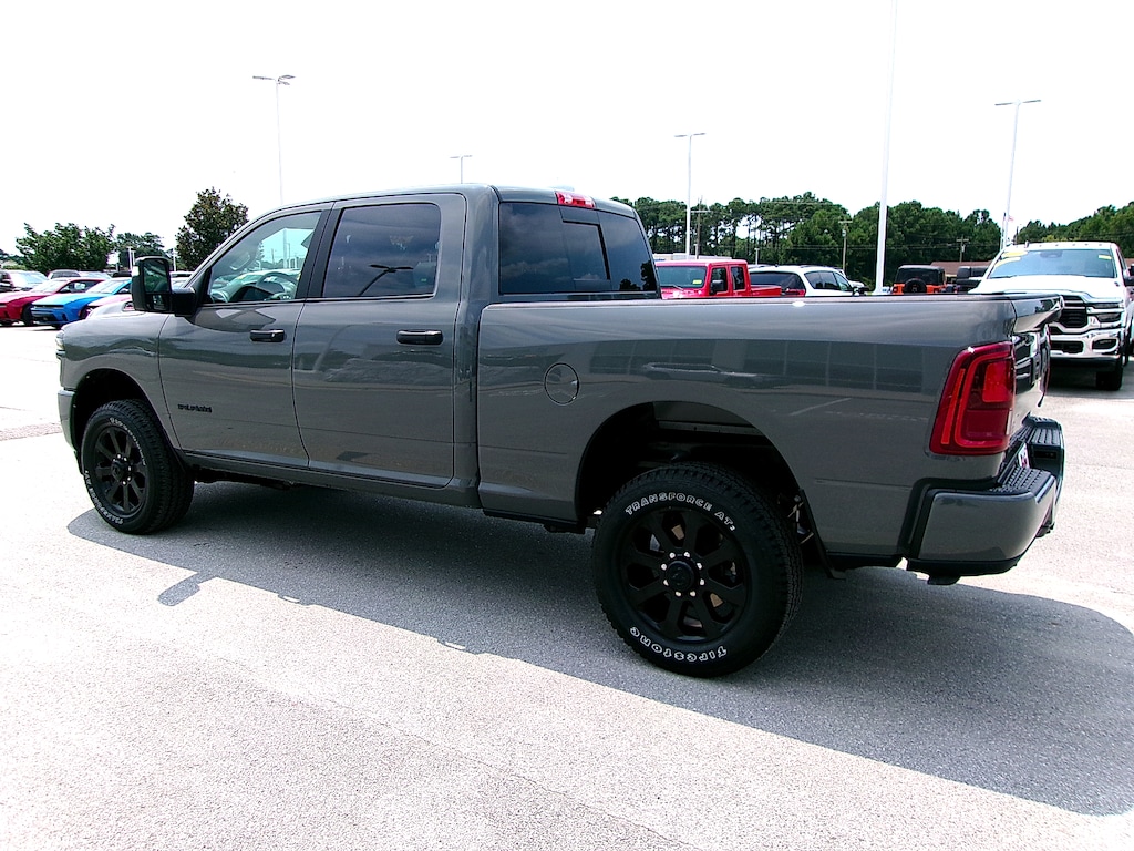 New 2026 Ram 2500 BIG HORN CREW CAB 4X4 6'4 BOX Pickup