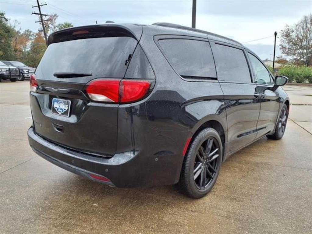 Used 2019 Chrysler Pacifica Touring L Plus