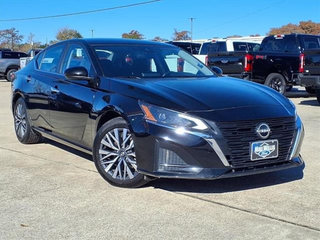 Used 2023 Nissan Altima 2.5 SV