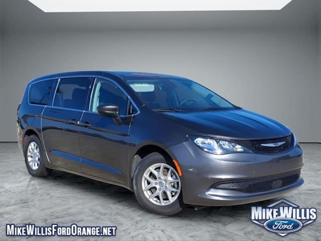 Used 2023 Chrysler Voyager LX