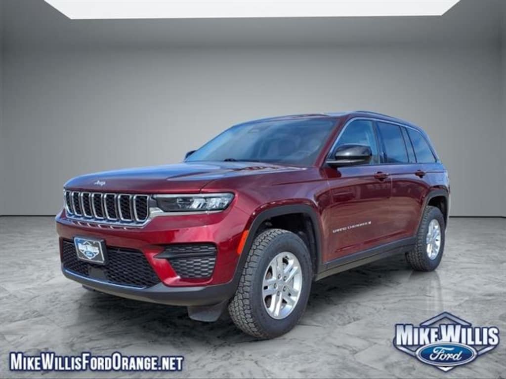 Used 2024 Jeep Grand Cherokee Laredo