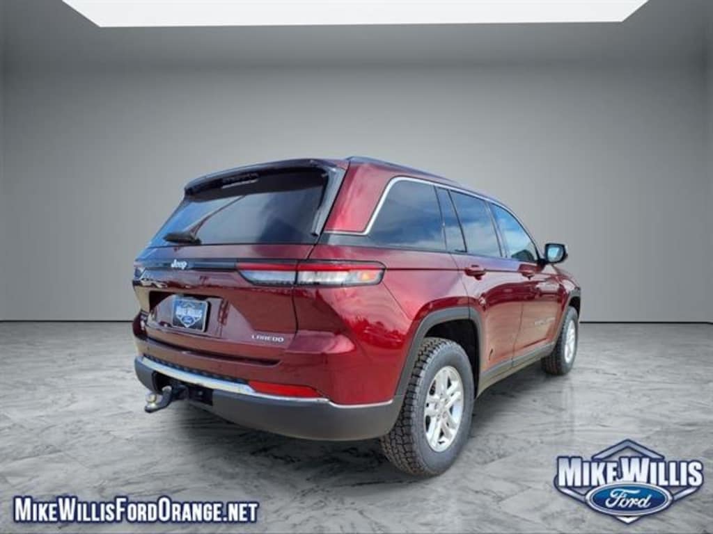 Used 2024 Jeep Grand Cherokee Laredo