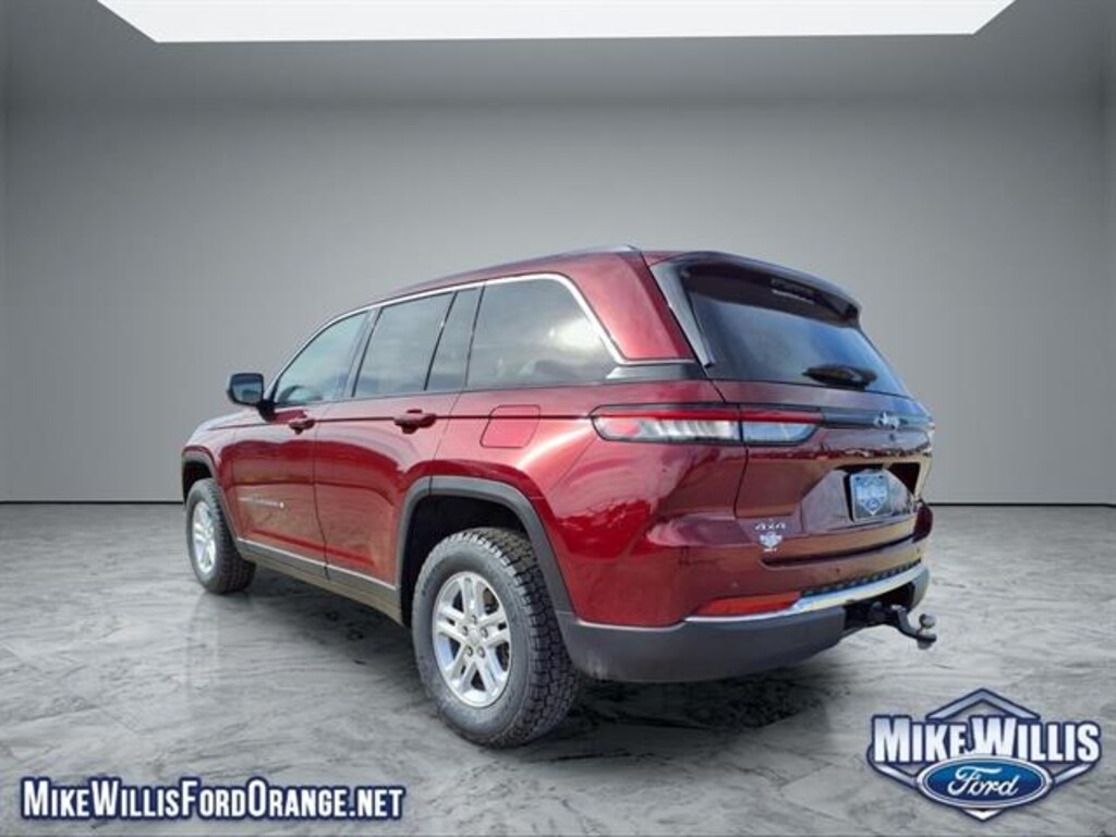 Used 2024 Jeep Grand Cherokee Laredo