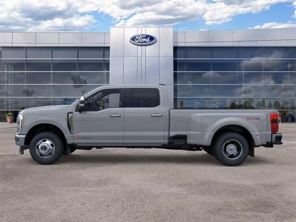 New 2026 Ford Super Duty F-350 DRW Lariat