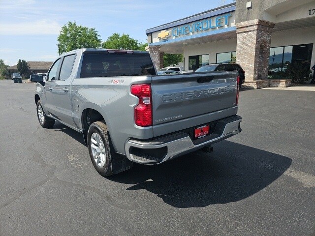 2023 Chevrolet Silverado 1500 LT photo 2