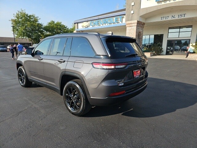 2024 Jeep Grand Cherokee Altitude photo 3