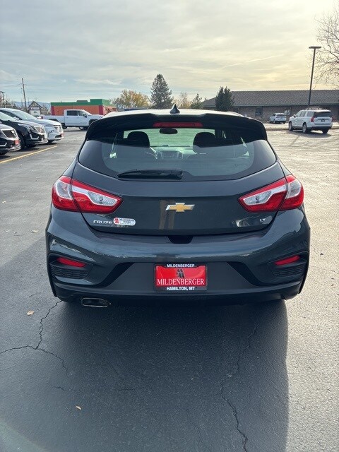 2017 Chevrolet Cruze LT photo 2