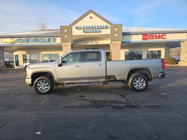 2026 Chevrolet Silverado 3500HD High Country's photo