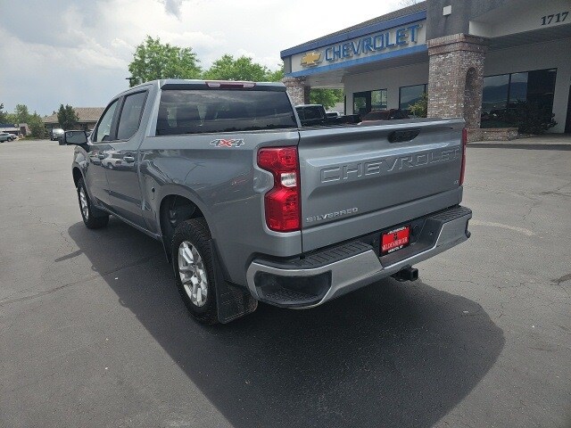 2023 Chevrolet Silverado 1500 LT photo 2