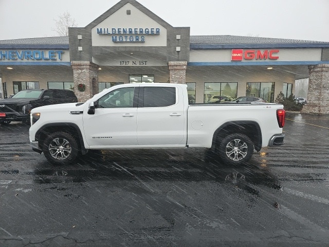 2024 GMC Sierra 1500 SLE's photo