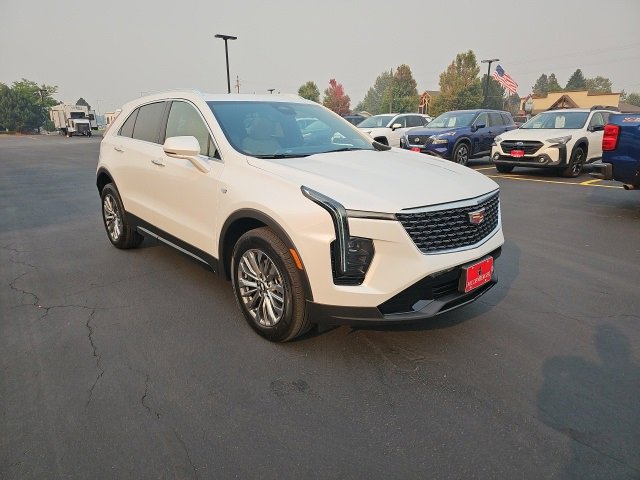 2024 Cadillac XT4 Premium Luxury photo 3