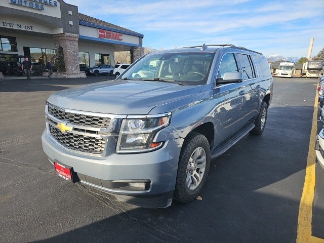 2016 Chevrolet Suburban LT's photo