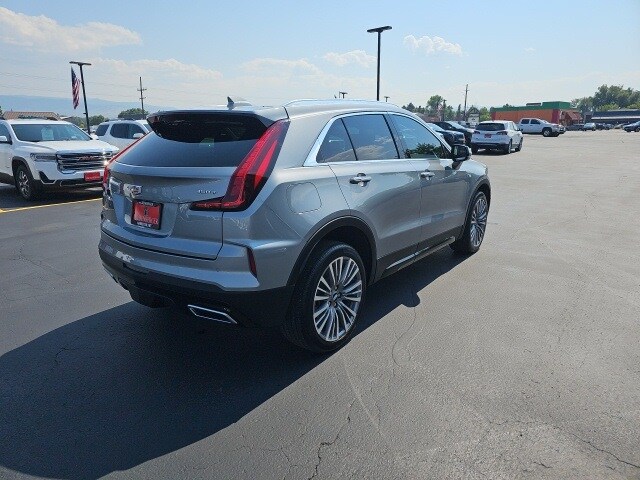2024 Cadillac XT4 Premium Luxury photo 4