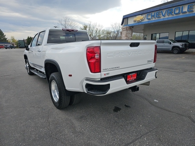 Used 2024 Chevrolet Silverado 3500HD High Country with VIN 1GC4YVEY5RF111031 for sale in Hamilton, MT