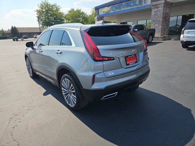 2024 Cadillac XT4 Premium Luxury photo 3
