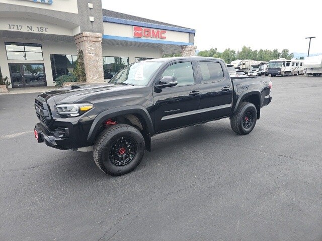 2022 Toyota Tacoma TRD Pro photo 2