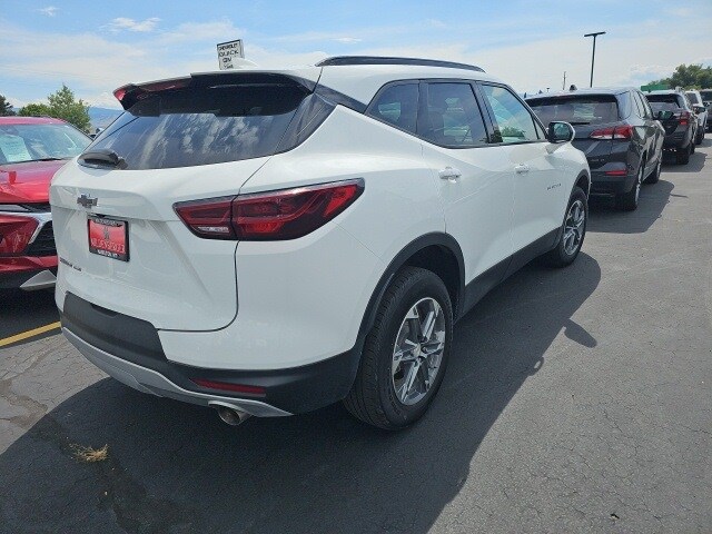 2023 Chevrolet Blazer 2LT photo 3