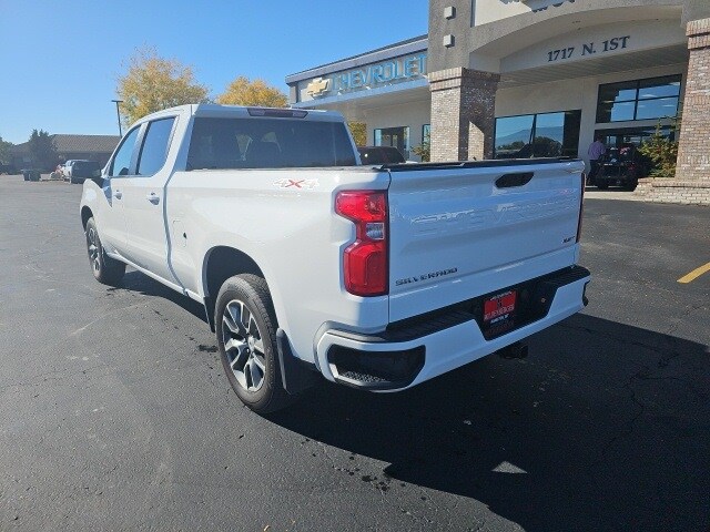 2024 Chevrolet Silverado RST photo 3