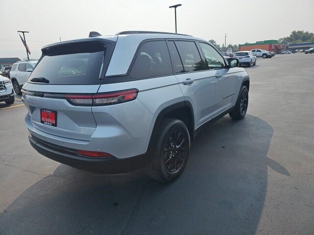 2024 Jeep Grand Cherokee Altitude photo 4