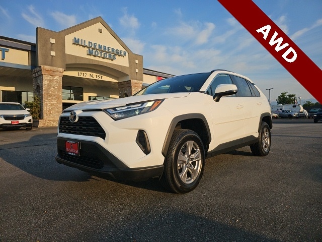 2023 Toyota RAV4 LE's photo