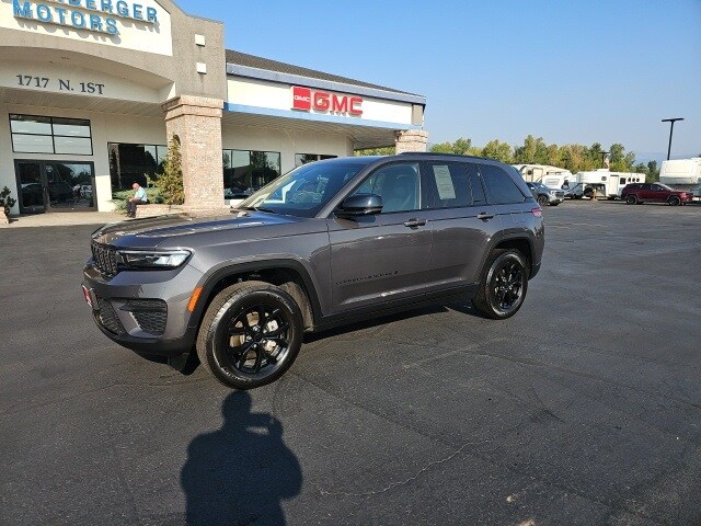 2024 Jeep Grand Cherokee Altitude photo 2
